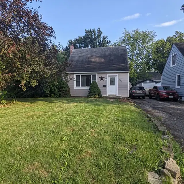 ​Bright 3-Bed, 2-Bath Detached Home in London – Available Oct 1s