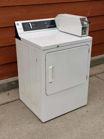 Built to last! This GE Commercial Electric Dryer is designed for reliable, high-volume drying and is...