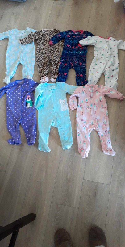 Children's Fleece Sleepers 9 Months in Clothing - 9-12 Months in Regina - Image 2