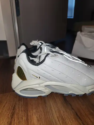 BRAND NEW Nike shoes + box, View more