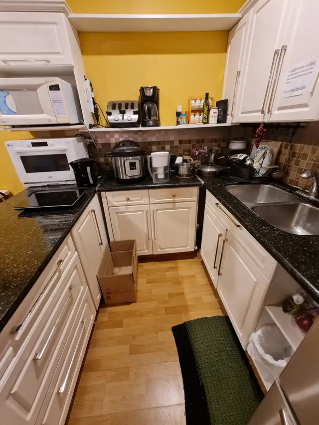 CCC (Calm, Clean, & Convenient) rental rooms in NW Calgary in Alberta in Canada - Image 10