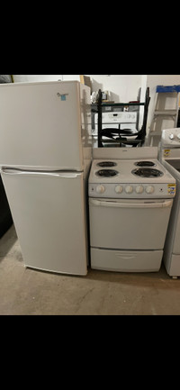 24 inch apartment size fridge and stove