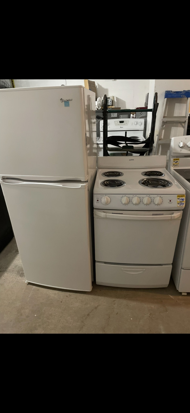 24 inch apartment size fridge and stove in Stoves, Ovens & Ranges in Kingston
