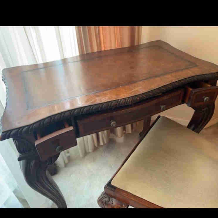 Bureau avec chaise Bureaux Ville de Montréal Kijiji