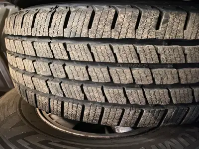 Pneus d’hiver Avec Mag Frod Penus d’Hiver Kumho Crugen HT51 225 70 15 Avec Mag 15 pouce OEM Ford For...