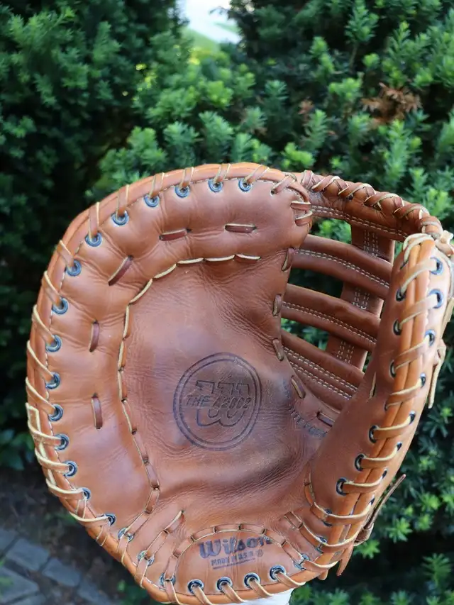 Right Hand First Base Gloves Rawlings Wilson Leather Baseball So in Baseball & Softball in Markham / York Region - Image 8