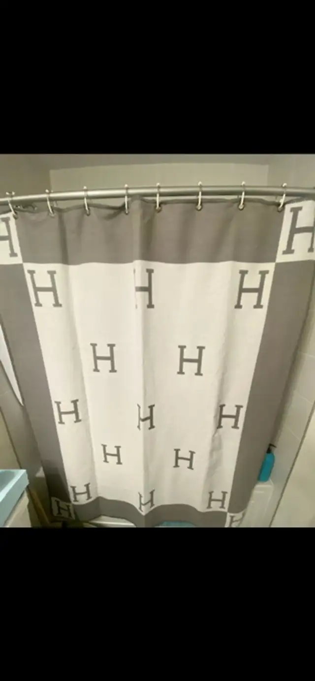 Hermès H Pattern Shower Curtain + Matching Blanket – Luxury Set in Bathwares in Oakville / Halton Region - Image 3