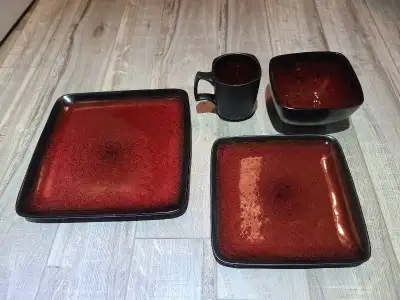 Set of  16 dinnerware, View more