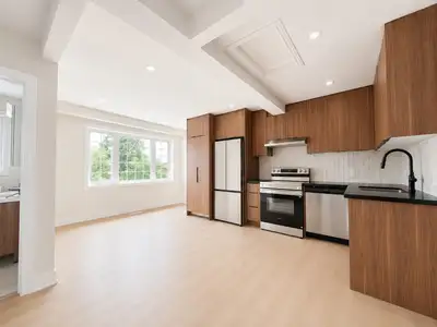 300 Earlscourt Ave – Unit 2 Brand New 2 Bedroom Top Floor Unit in a Legal Triplex $2395 + Hydro (ind...
