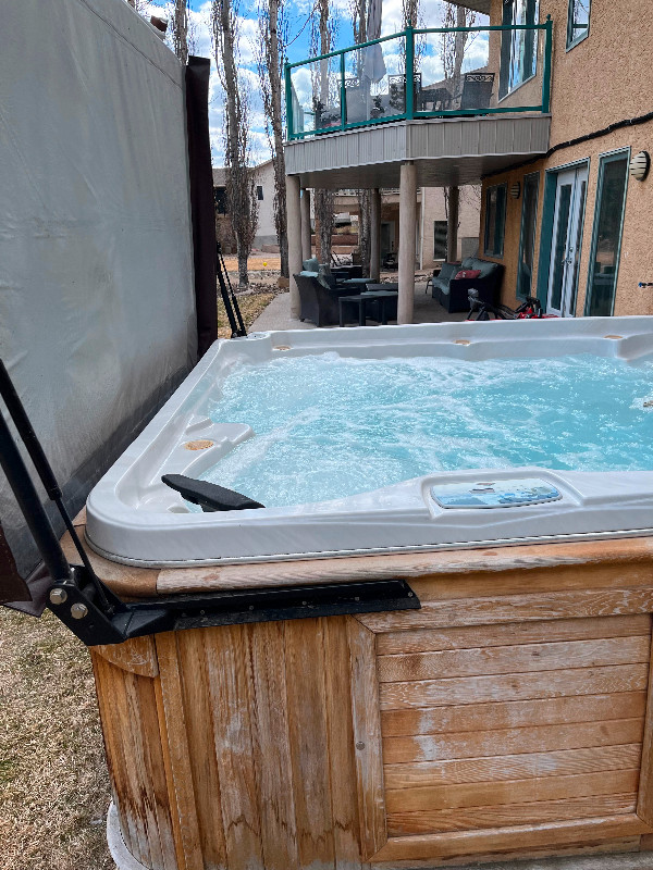 Hot Tub for sale in Hot Tubs & Pools in Regina - Image 4
