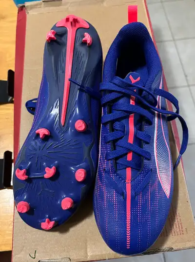 Kids soccer shoes, View more