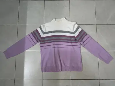 Northern Reflections pullover top $15 Small crew neck, View more