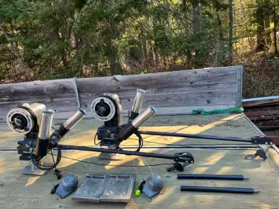 I have 2 Walker downriggers for sale. They come with 2-8lbs weights and 2 extensions for the arms. T...
