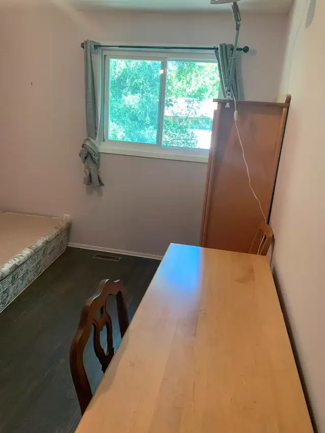 Oakville Room for Rent – Female Only (Near Sheridan College)63782601549955121