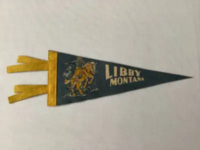 Measuring 11-1/2 inches in total length and 4-1/2 inches in width at hilt. Contact for pick up and a...