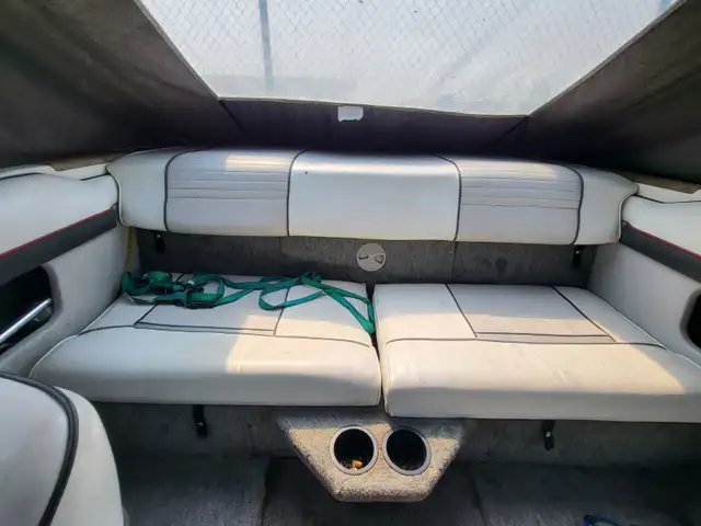 17 ft 1991 Searay Bowrider with 4.3 L Mercruiser with Trailer in Powerboats & Motorboats in Winnipeg - Image 7