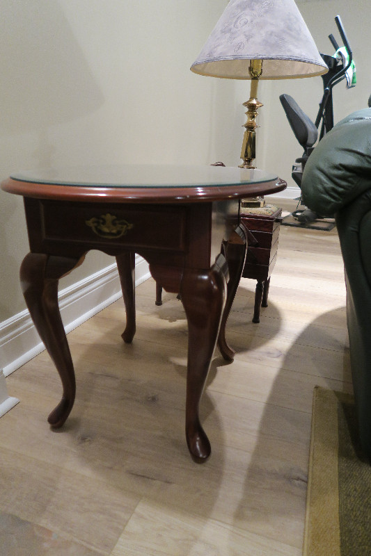 Queen Anne Stlye End Tables in Other Tables in Ottawa