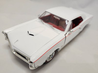 1966 Pontiac GTO Cragar Wheels White Red Pinstripe 1:18 Diecast