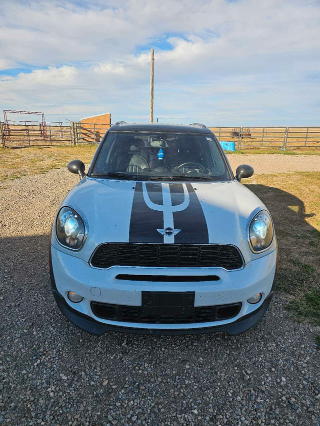 2014 AWD Mini Cooper S Countryman in Cars & Trucks in Lethbridge - Image 3
