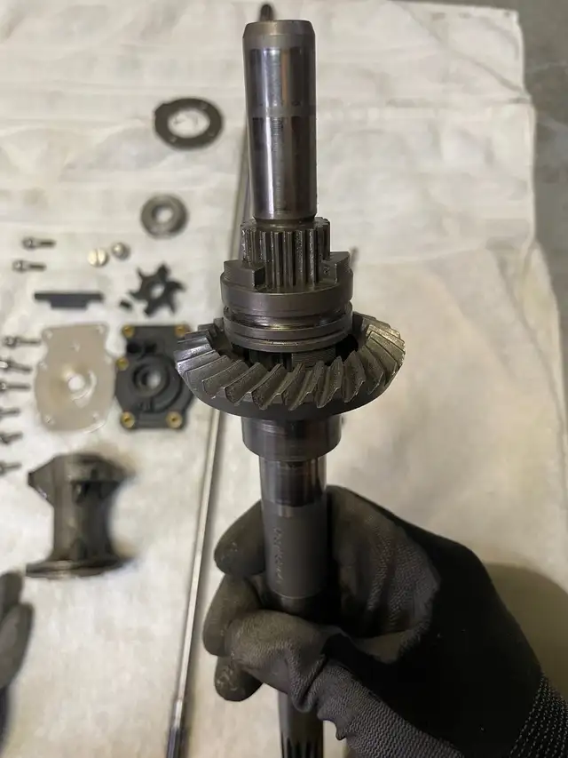 1990s Johnson / Evinrude 25/35hp Drive Shaft in Powerboats & Motorboats in Markham / York Region - Image 8