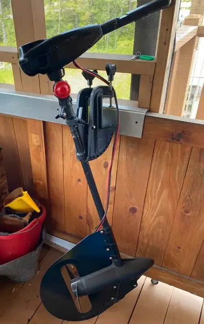 AILERON DEVIATEUR COMPRIS 58 livres Très bonne condition Pratiquement neuf, utilisé une seul fois To...