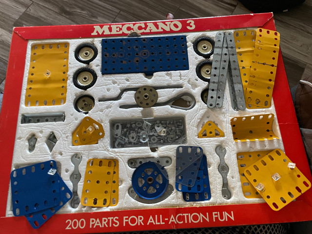 Meccano construction set 3 ; 1976 in Toys & Games in North Bay - Image 3