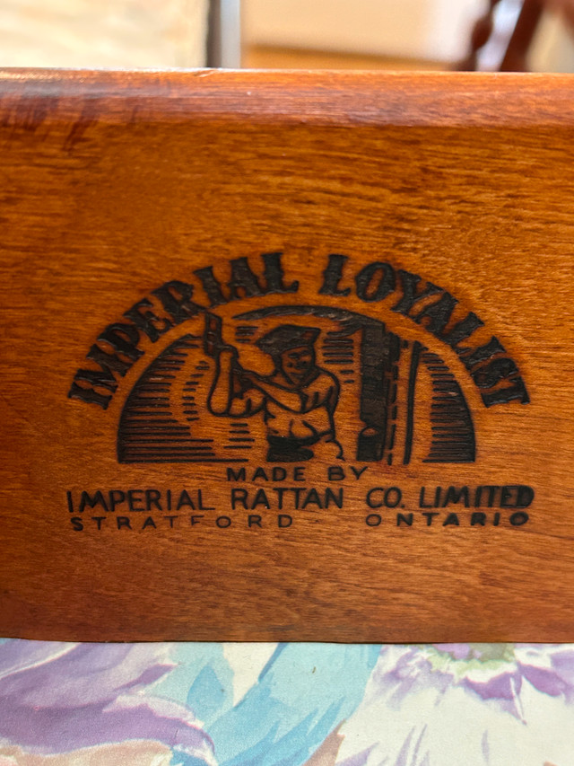 Imperial Loyalist Double/Full Bedroom Set in Dressers & Wardrobes in Ottawa