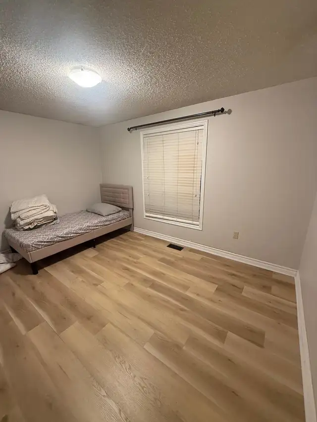 Room for rent in house for Oshawa students in Room Rentals & Roommates in Oshawa / Durham Region - Image 2