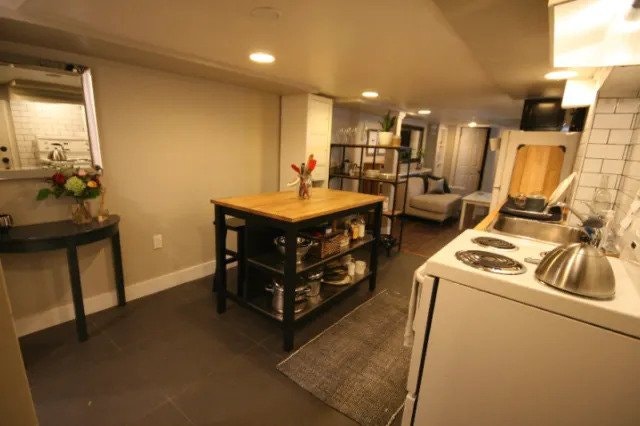 Fully furnished bachelor studio available for October move in 4