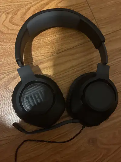 Écouteur jbl comme neuf utilisé 1fois Fonctionne super bien