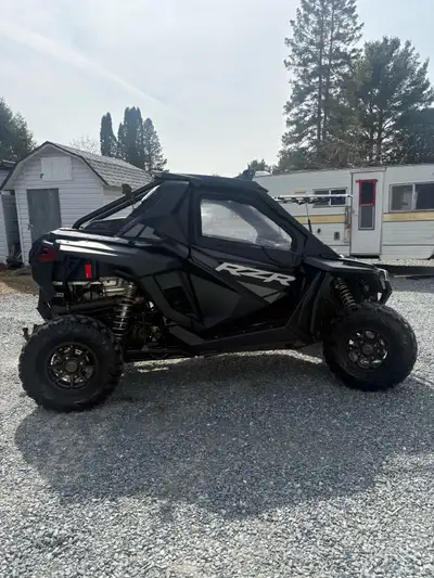 Up for sale is my 2022 Polaris pro xp 1000 turbo sport, machine has 5500 km and is always regularly...