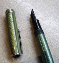 1950s FOUNTAIN PEN Esterbrook J GREEN PEARL with cap and nib