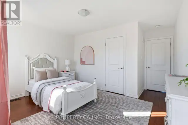 Twin princess white bed Dresser Nightstand in Beds & Mattresses in Oshawa / Durham Region - Image 3