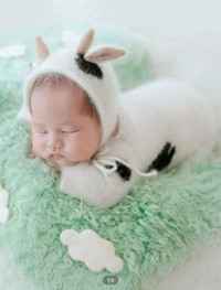 Newborn baby cow outfit - organic wool ‘