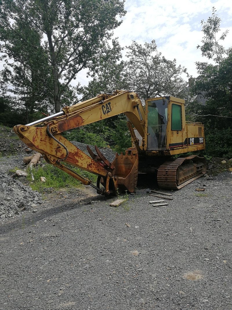 Cat 215lc excavator. Heavy Equipment Bedford Kijiji
