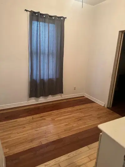 Looking for a comfortable and convenient place to call home? Check out this lovely residential unit...