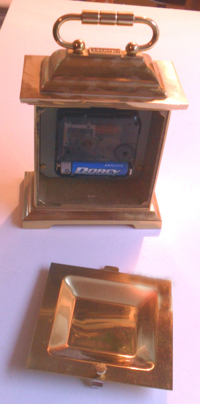Montreux Brand Model 321 Quartz Desk Clock in Home Décor & Accents in Ottawa - Image 2