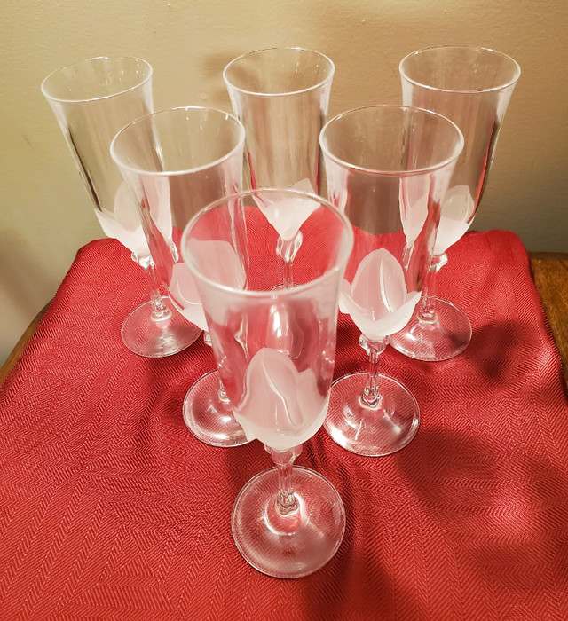 Vintage Tulip Frosted Crystal Champagne Glasses. in Arts & Collectibles in City of Halifax
