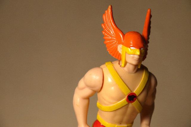 1990 DC Comics Super Heroes Hawkman action figure in Arts & Collectibles in Oshawa / Durham Region - Image 2