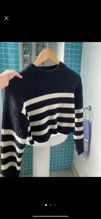 Knit sweater 