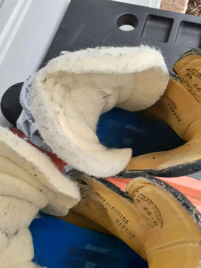 Bauer Men's Skates in Skates & Blades in Mississauga / Peel Region - Image 5