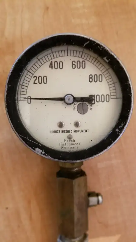 Vintage Marsh Instrument Co. Pressure Gauge with components in Other Business & Industrial in Longueuil / South Shore - Image 2