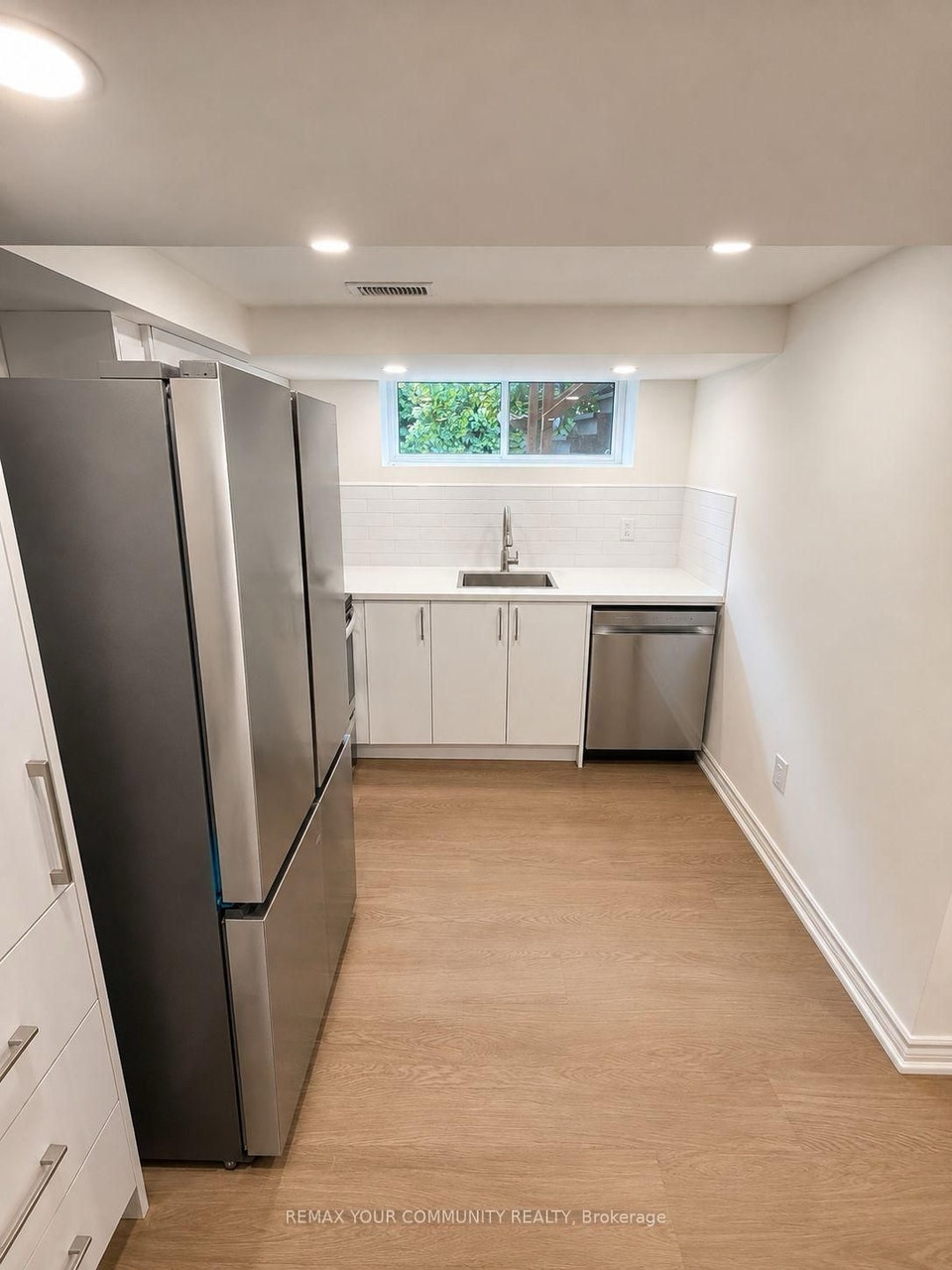 Bright and beautiful 2-Bedroom Home Mill Pond, Richmond Hill 5