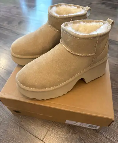 UGG women’s shoes size 8 US, View more