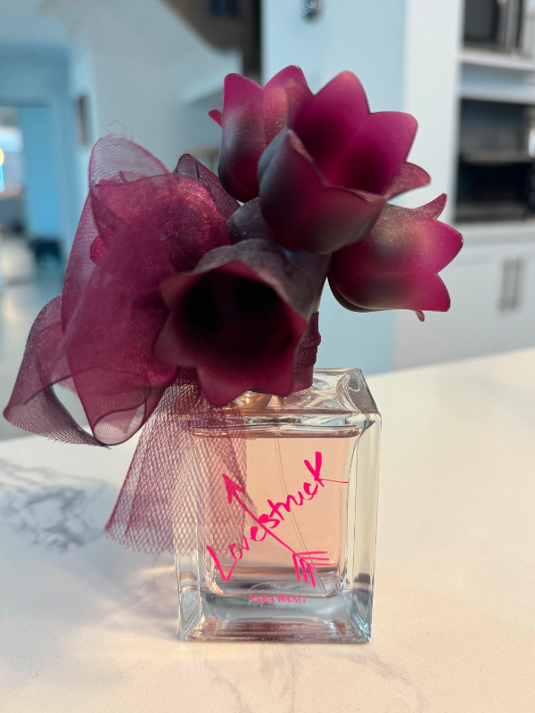 Vera Wang Lovestruck perfume 50 ml 1.7 fl oz. in Health & Special Needs in City of Toronto