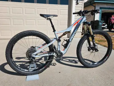 Specialized Women's FSR Sumpjumper Carbon 6 Fattie, View more