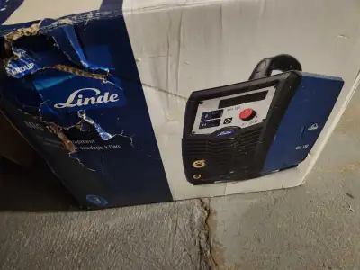 For sale is a Linde MIG 180 welding machine, a versatile and reliable tool for all your welding need...