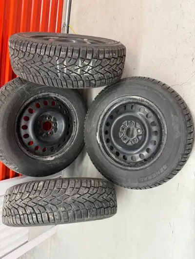 General Altimax Arctic 12 - 225/65R17 with rims Bolt Pattern 5x115mm Used one season Stored in clima...