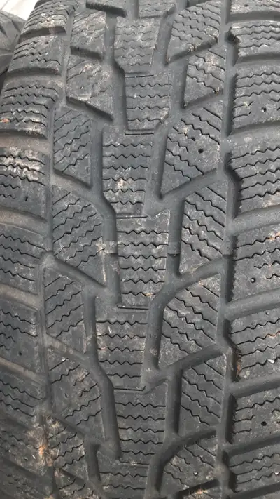 Good shape 4 winter Cooper evolution 205/65/16 winter tires on rims.Rim size 5x114.3mm bore size 67....