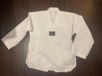 Men’s size XS taekwondo top EUC